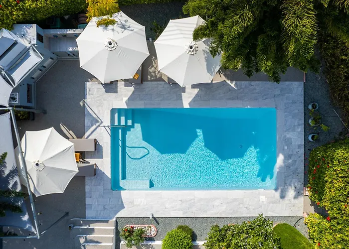 Azure Luxury Villa By Nomads